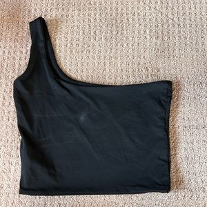 One-shoulder crop